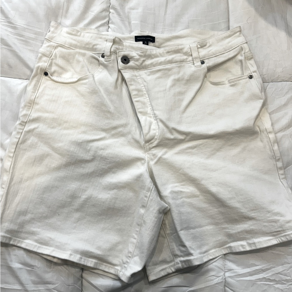 Universal Standard | 16 | White
